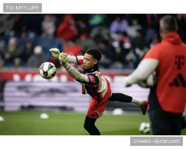 德甲青训体系考察：拜仁16岁前锋冯陶贝参加一线队训练